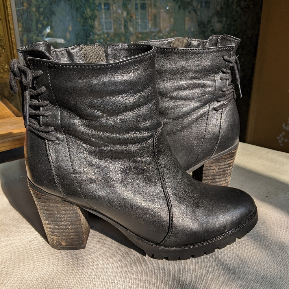 Catherine Malandrino Graycen Ankle Bootie in black - size 38